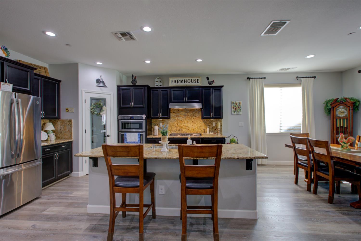 1390 Arbor Brook Dr, Manteca, CA 95336