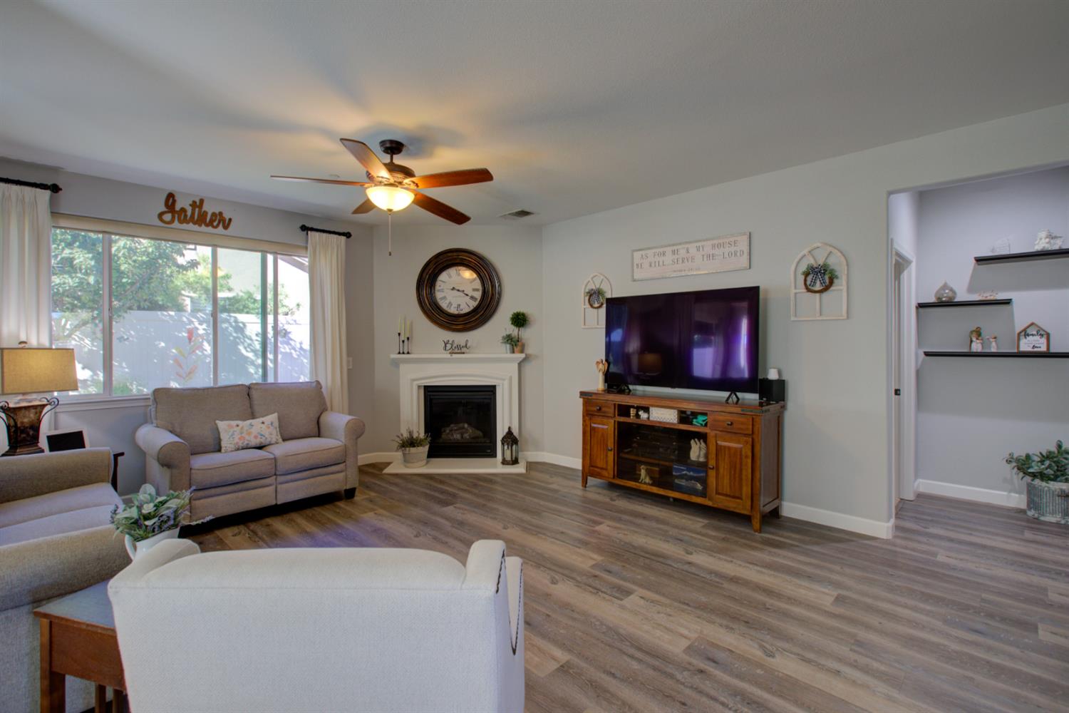 1390 Arbor Brook Dr, Manteca, CA 95336