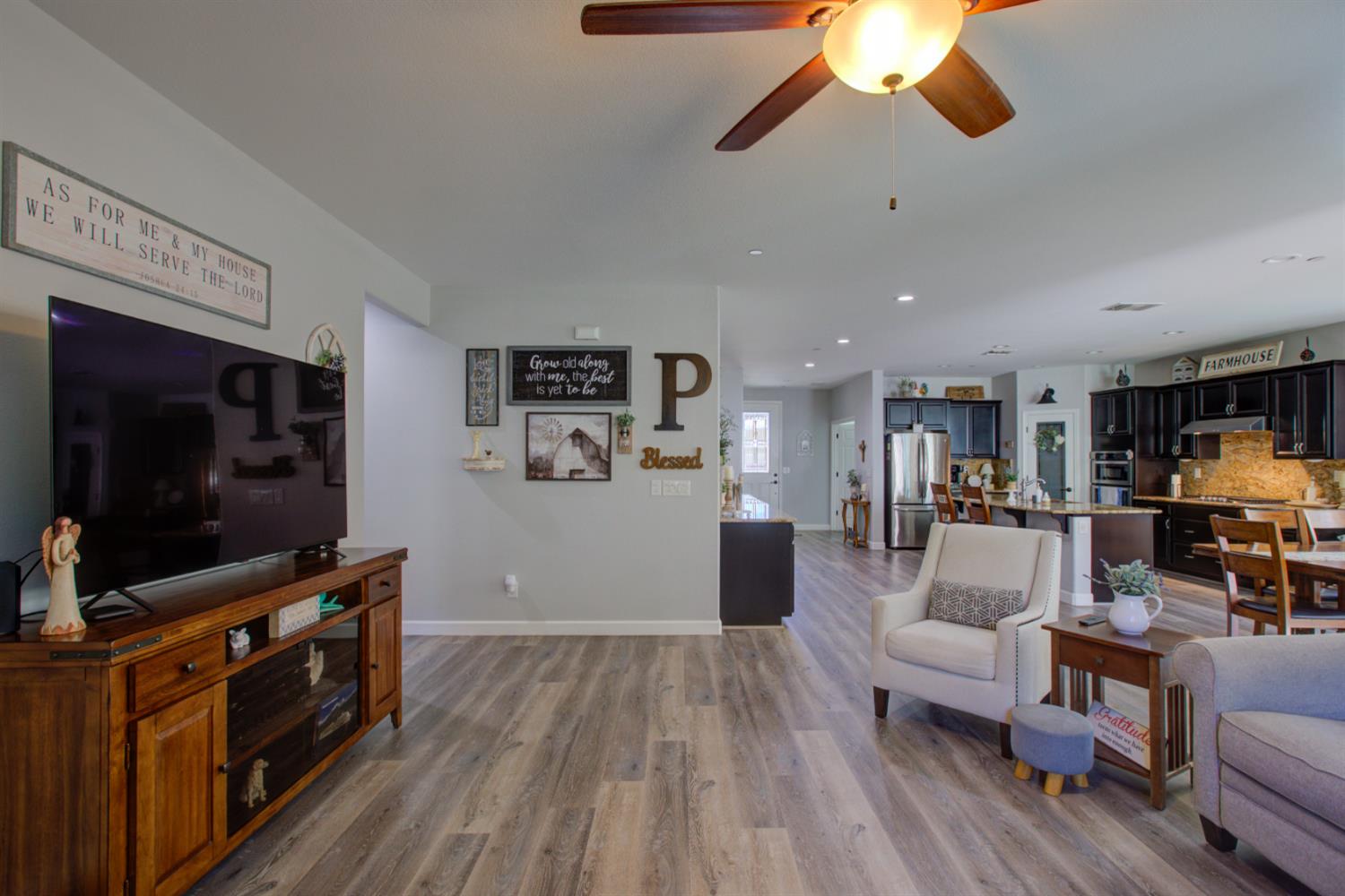 1390 Arbor Brook Dr, Manteca, CA 95336