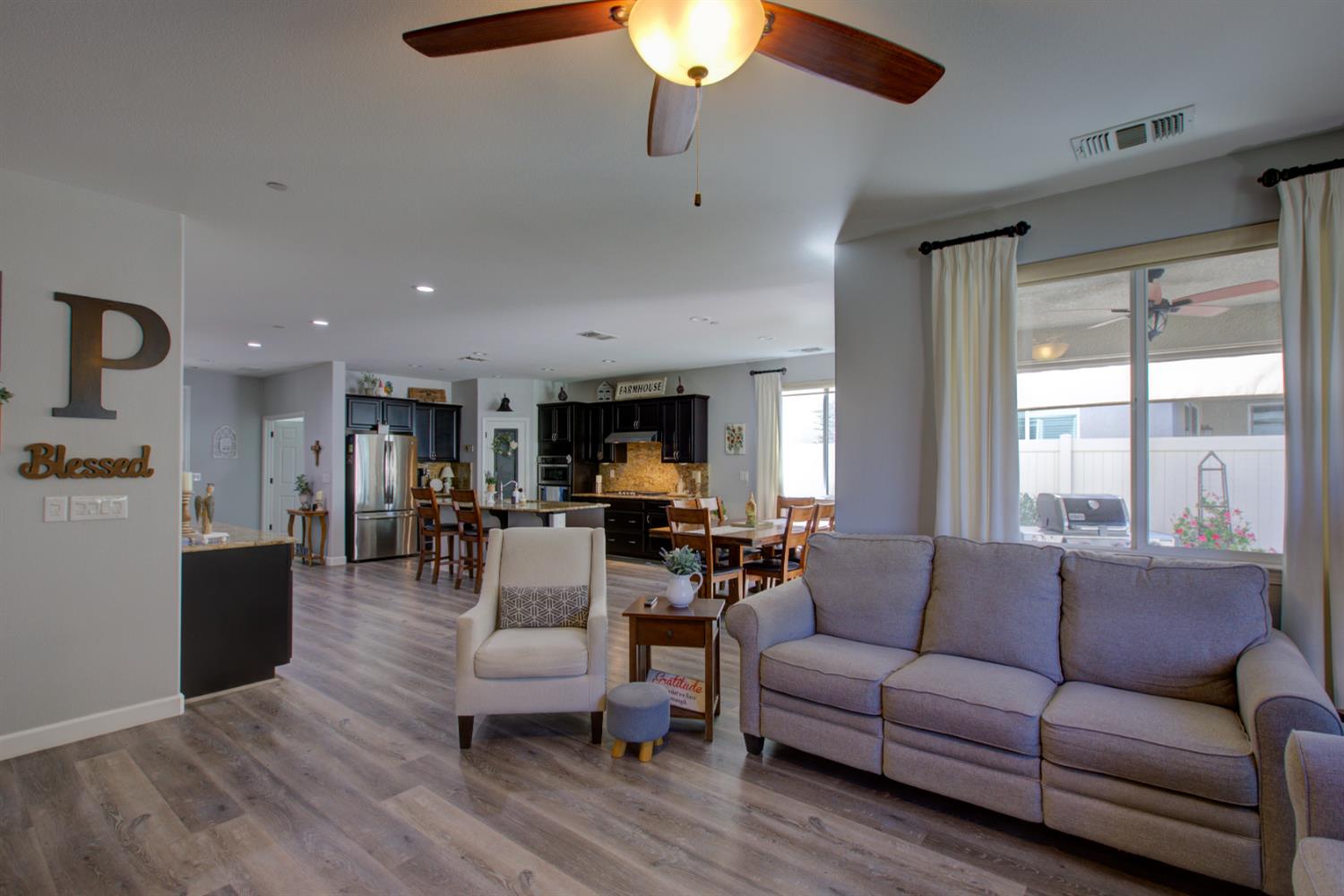1390 Arbor Brook Dr, Manteca, CA 95336