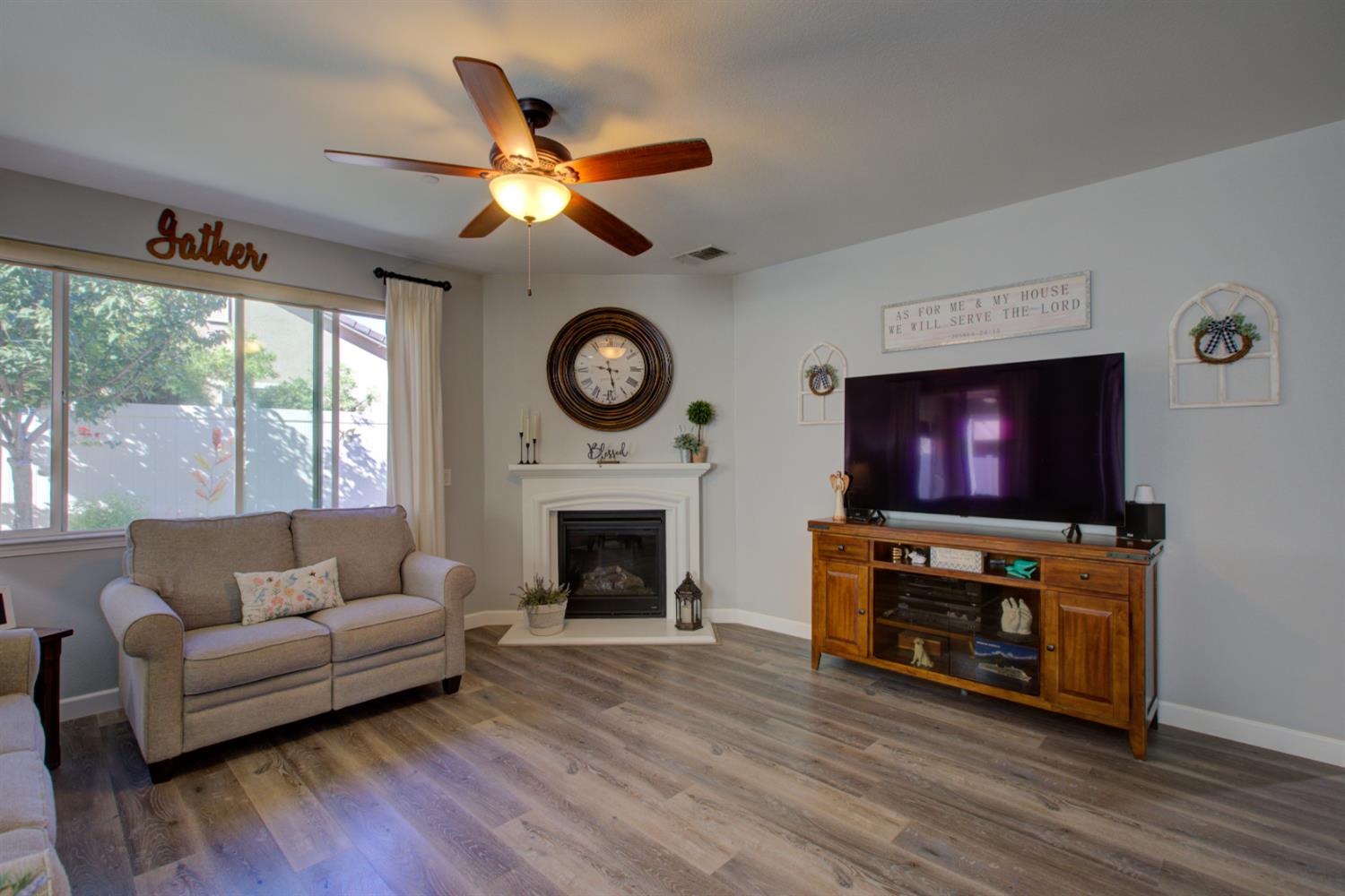 1390 Arbor Brook Dr, Manteca, CA 95336