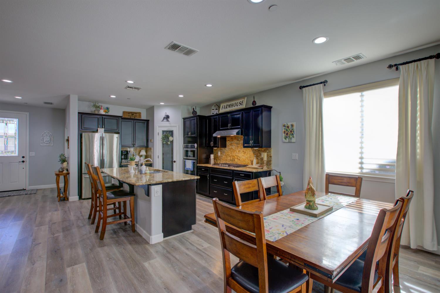 1390 Arbor Brook Dr, Manteca, CA 95336