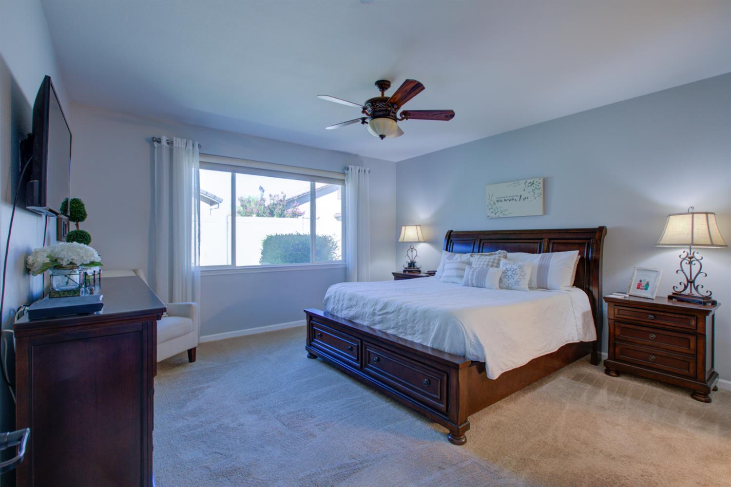 1390 Arbor Brook Dr, Manteca, CA 95336