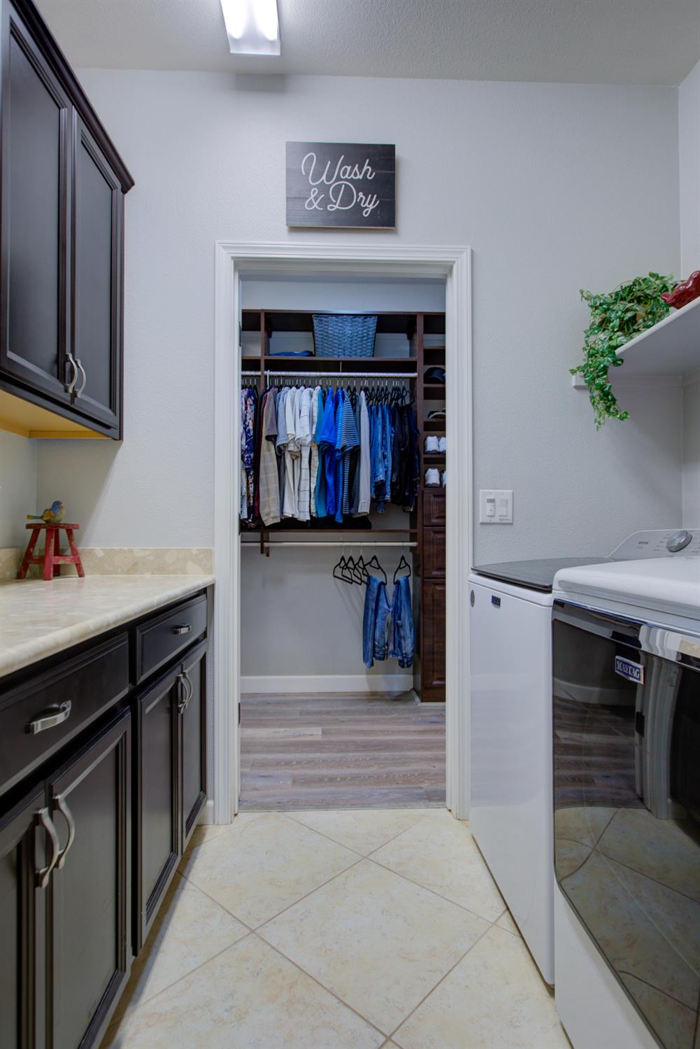 1390 Arbor Brook Dr, Manteca, CA 95336