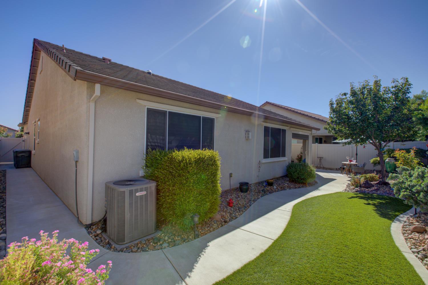 1390 Arbor Brook Dr, Manteca, CA 95336