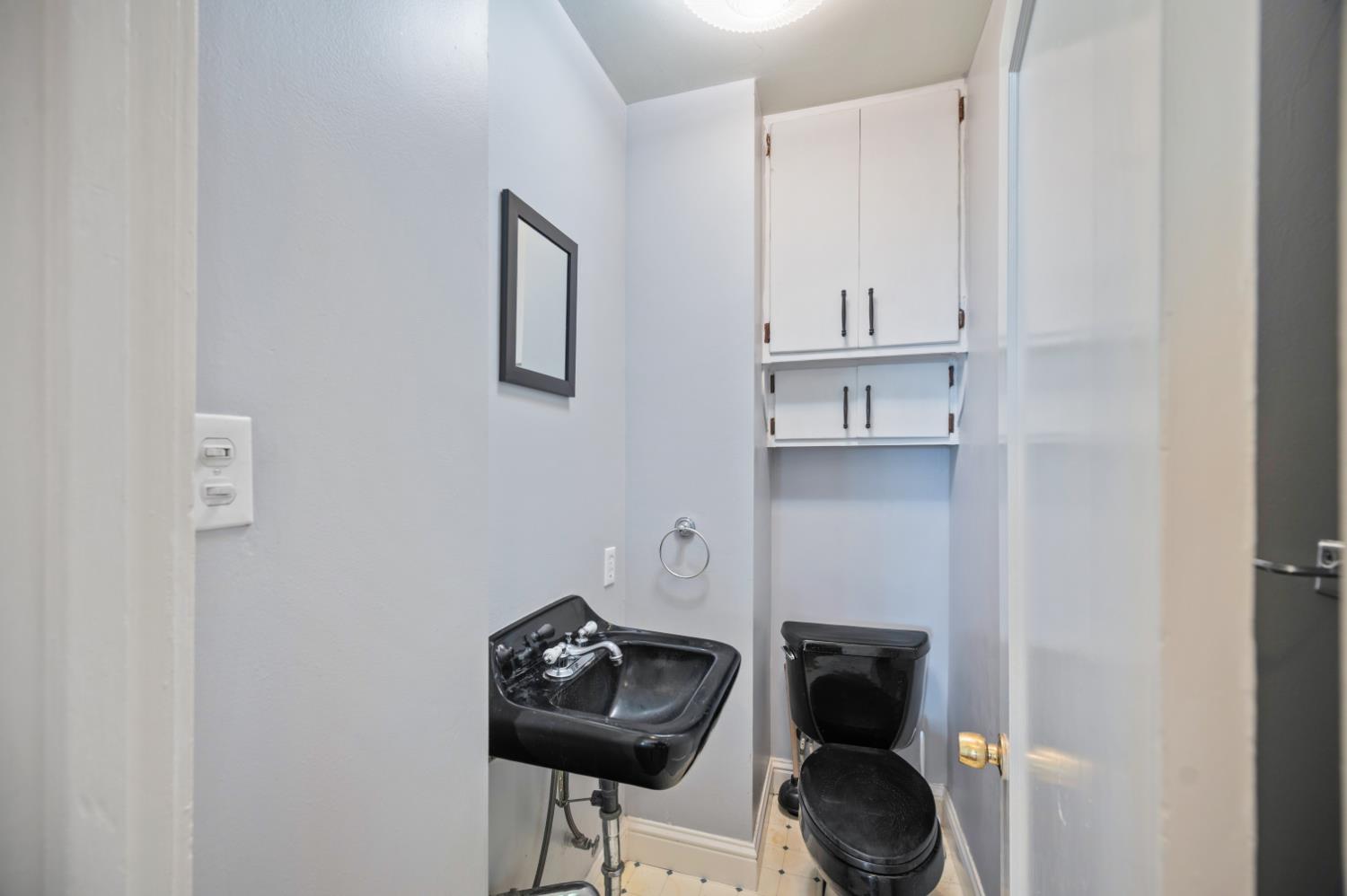 332 Laurel Ave, Oakdale, CA 95361