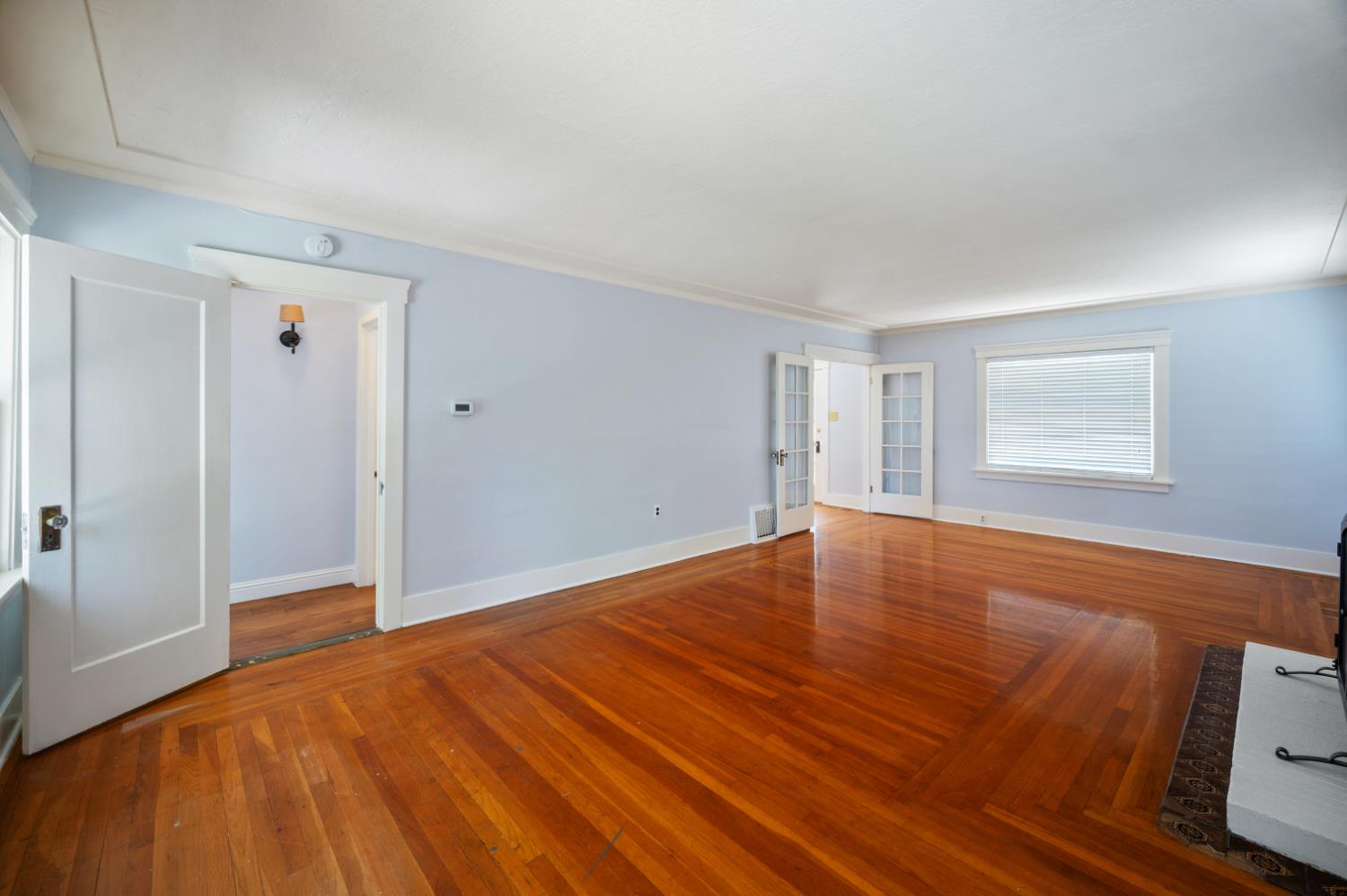332 Laurel Ave, Oakdale, CA 95361