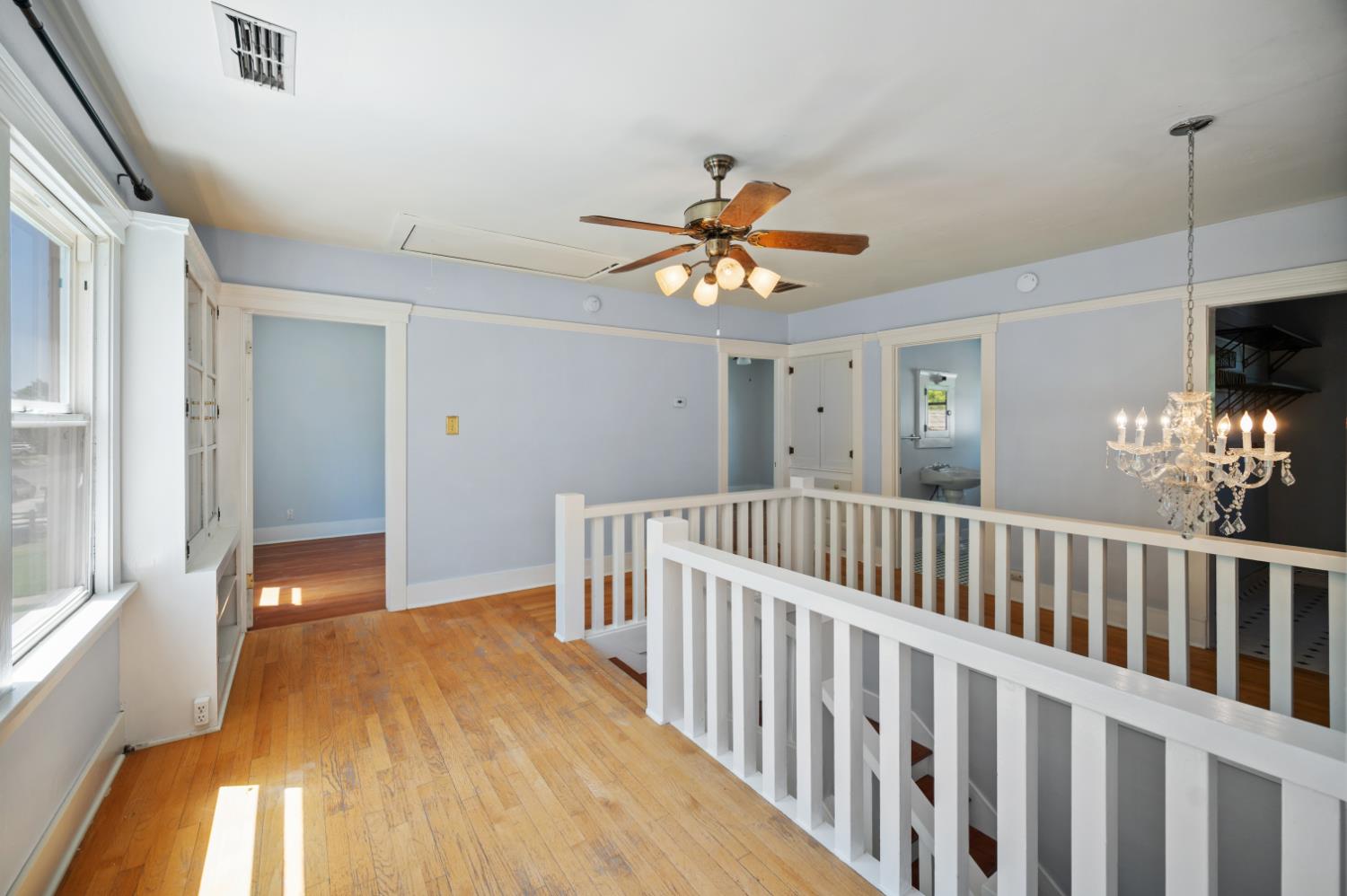 332 Laurel Ave, Oakdale, CA 95361