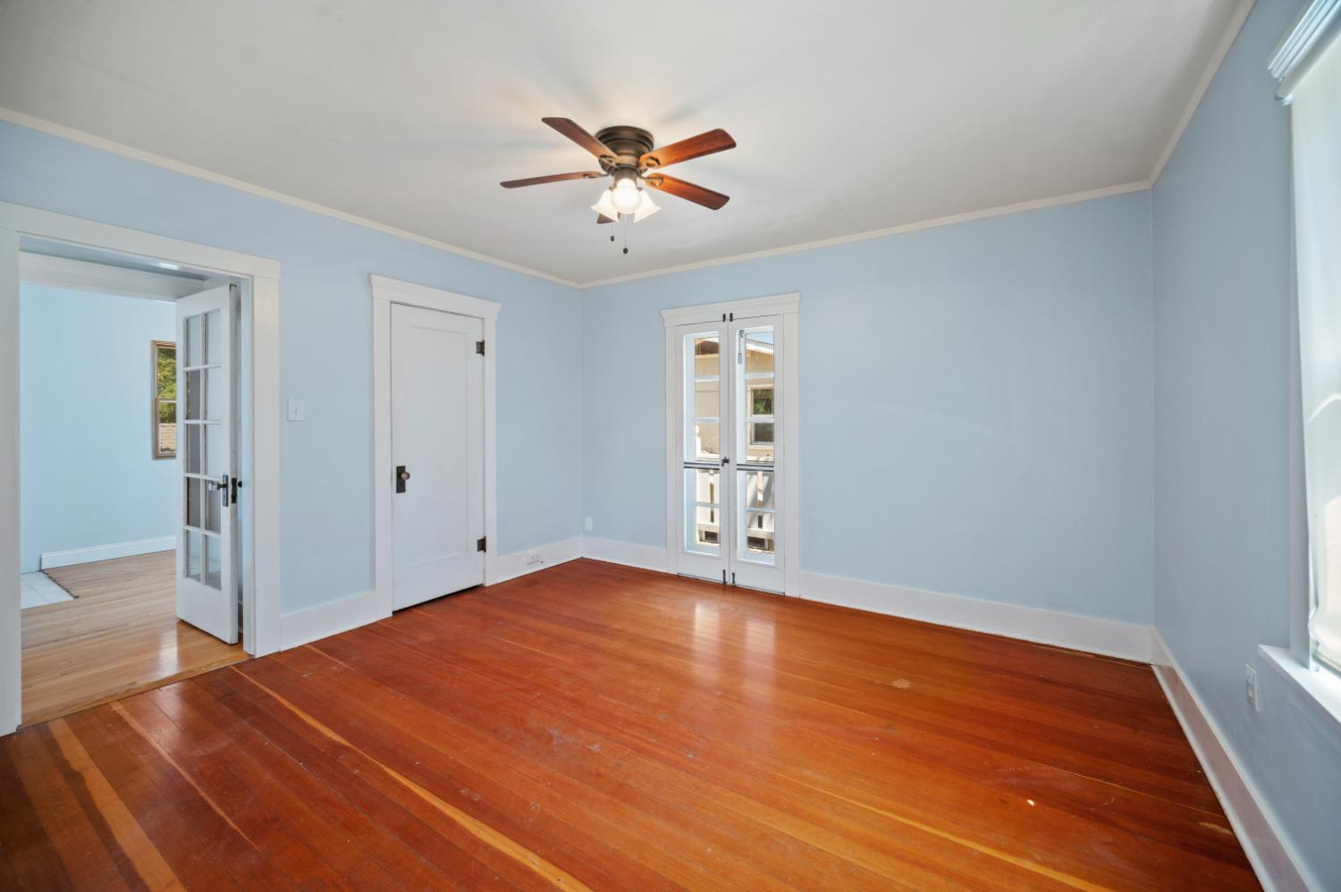 332 Laurel Ave, Oakdale, CA 95361