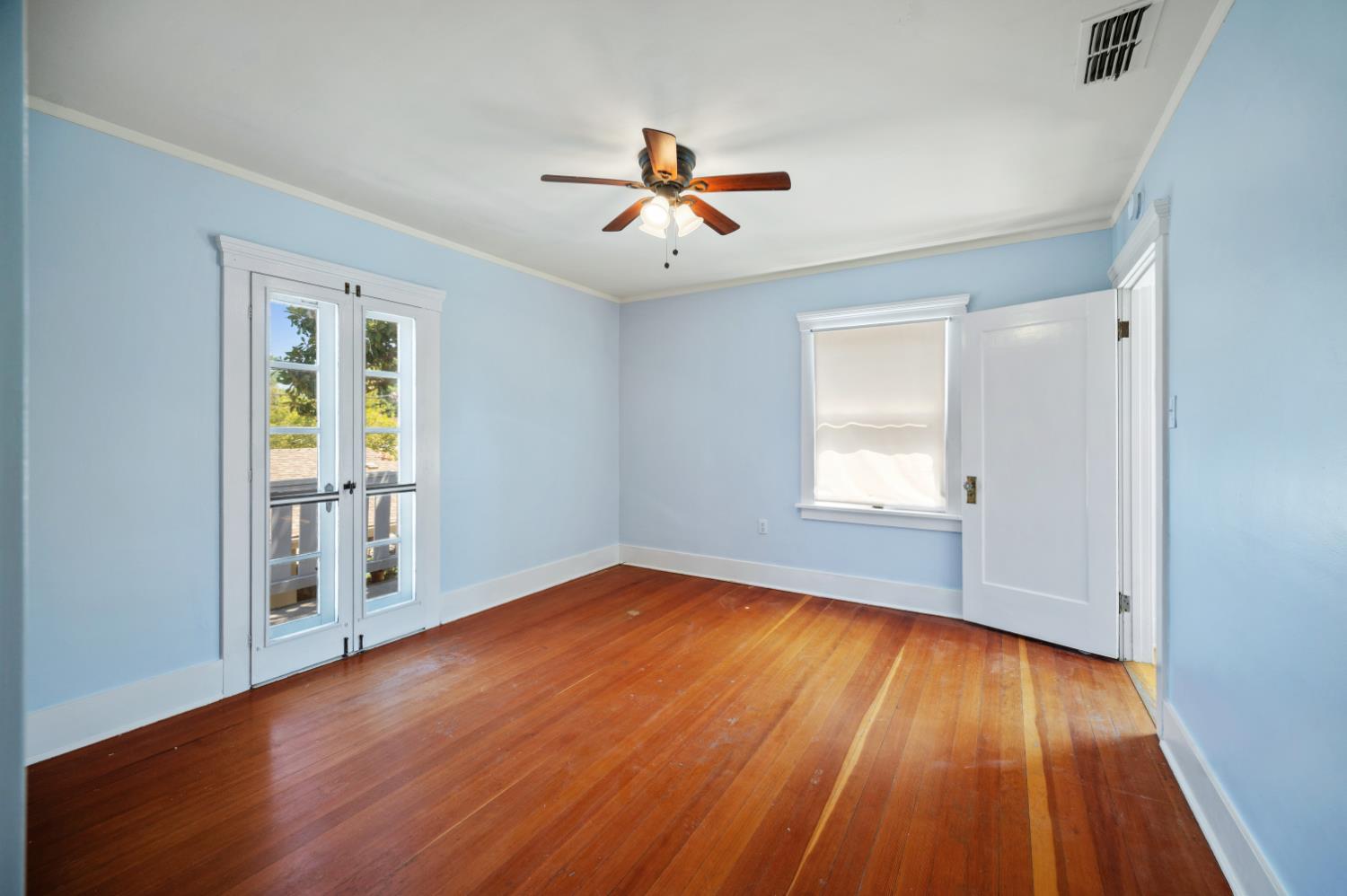 332 Laurel Ave, Oakdale, CA 95361
