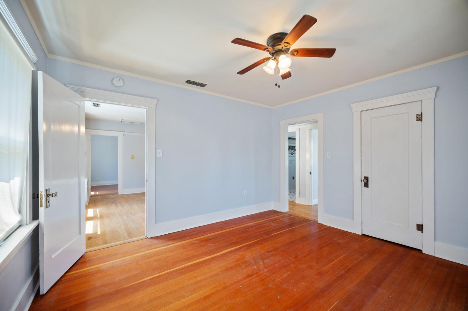 332 Laurel Ave, Oakdale, CA 95361