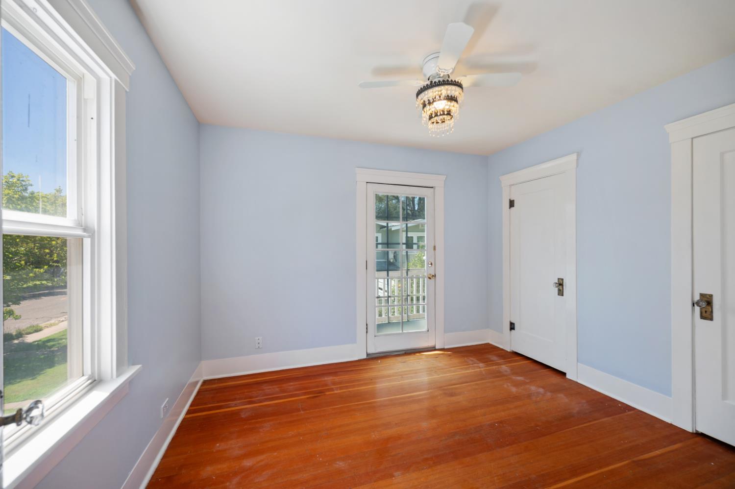 332 Laurel Ave, Oakdale, CA 95361