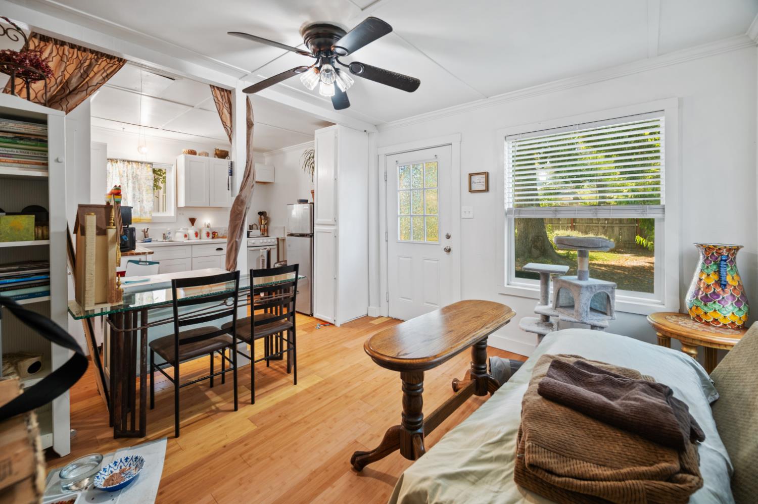 332 Laurel Ave, Oakdale, CA 95361