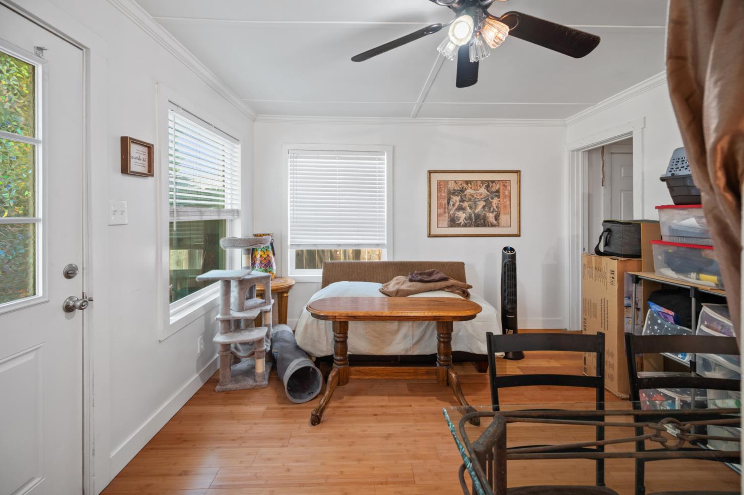 332 Laurel Ave, Oakdale, CA 95361