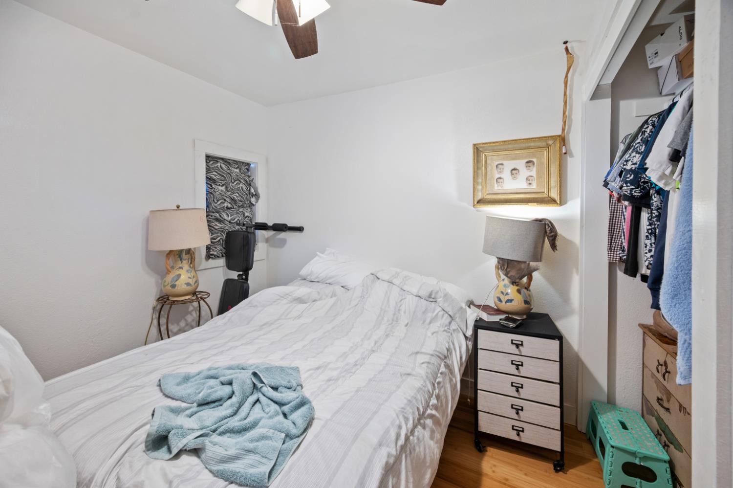 332 Laurel Ave, Oakdale, CA 95361