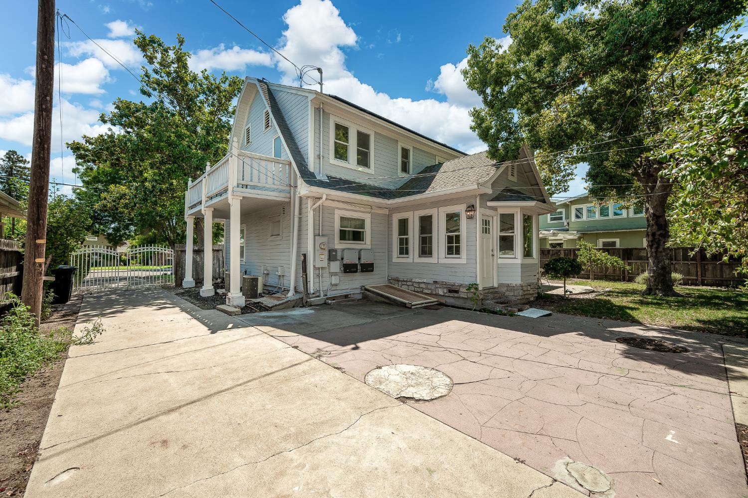 332 Laurel Ave, Oakdale, CA 95361
