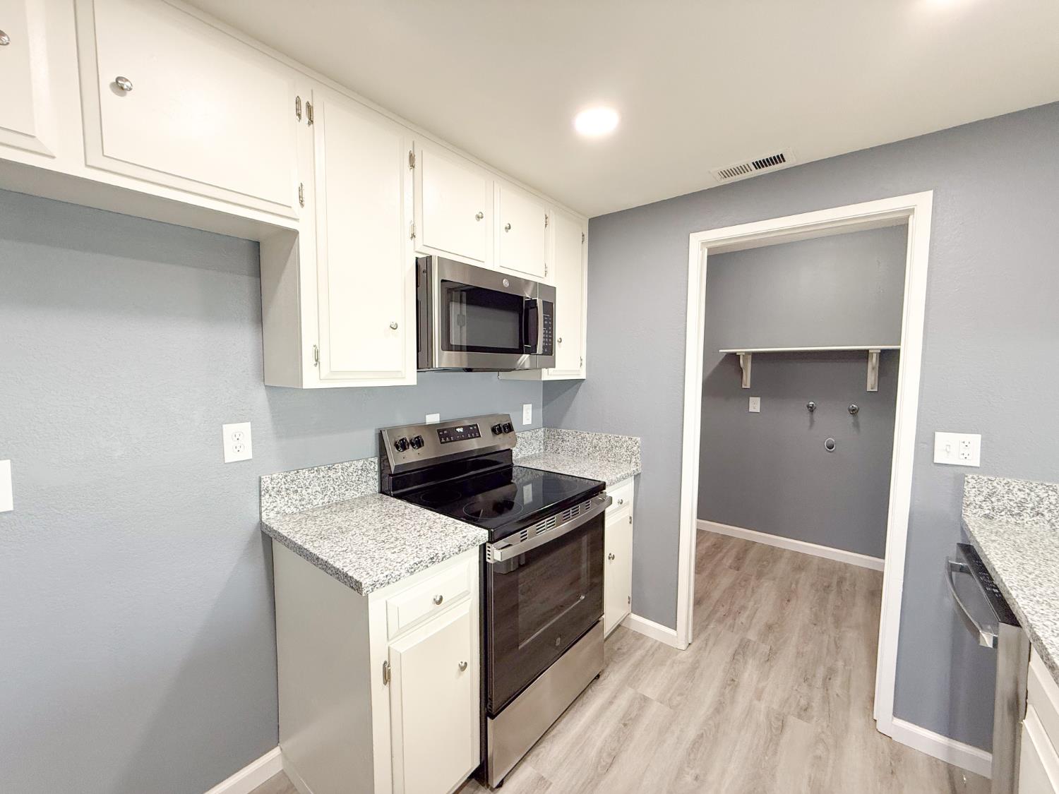 1310 Wimbledon Way, Manteca, CA 95336