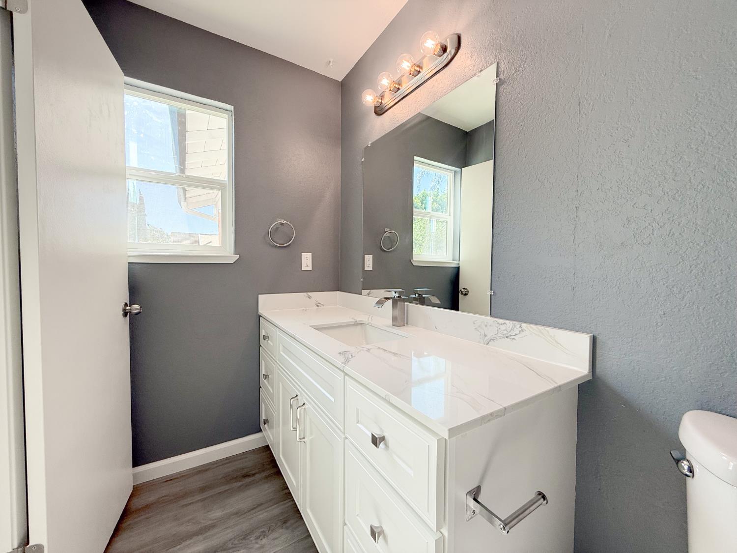 1310 Wimbledon Way, Manteca, CA 95336