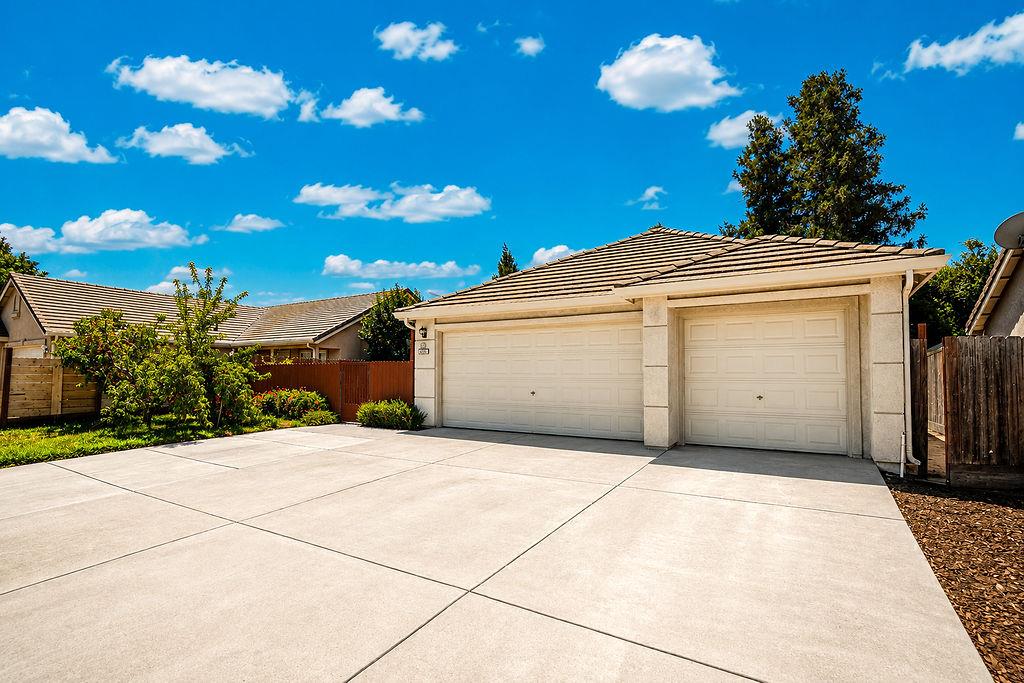 12760 Quicksilver St, Waterford, CA 95386