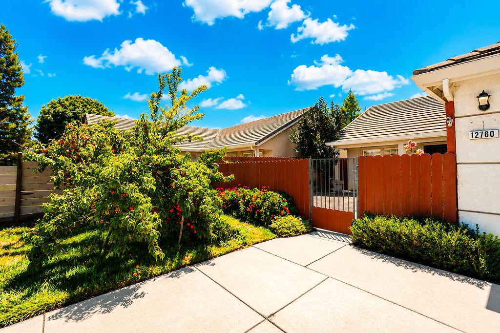 12760 Quicksilver St, Waterford, CA 95386