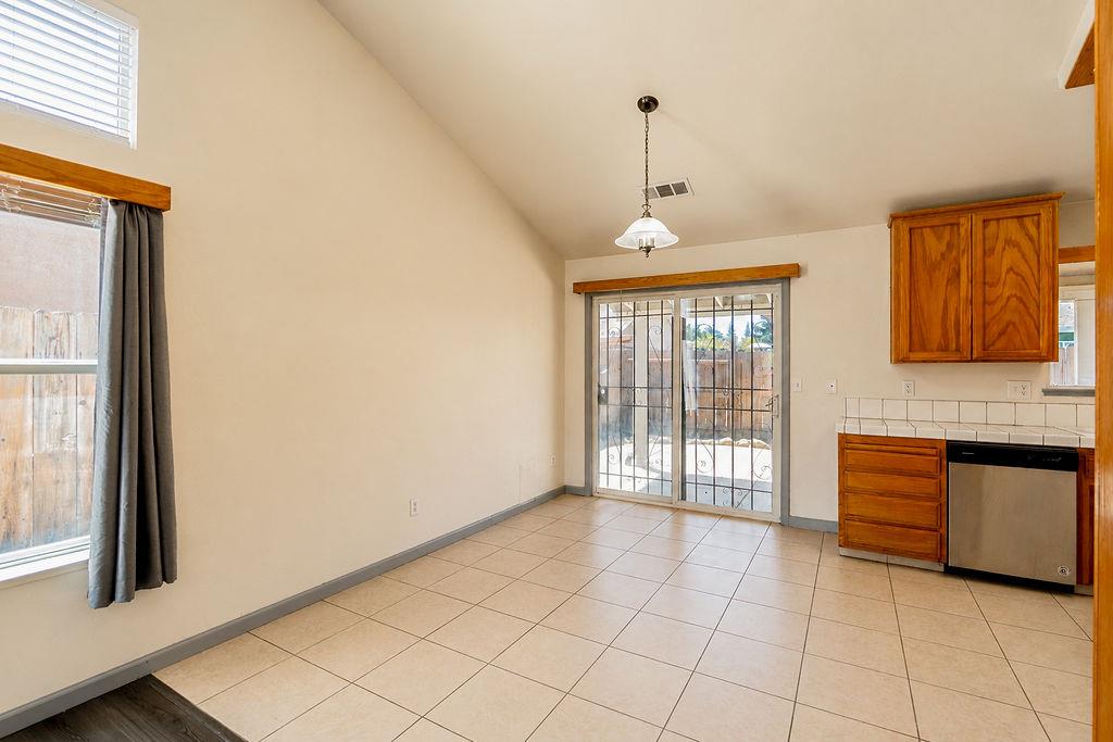 12760 Quicksilver St, Waterford, CA 95386