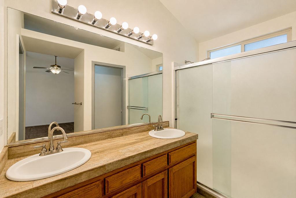 12760 Quicksilver St, Waterford, CA 95386