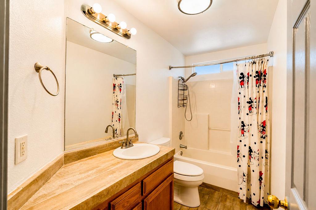 12760 Quicksilver St, Waterford, CA 95386