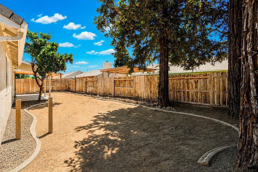 12760 Quicksilver St, Waterford, CA 95386