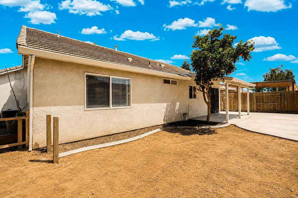 12760 Quicksilver St, Waterford, CA 95386