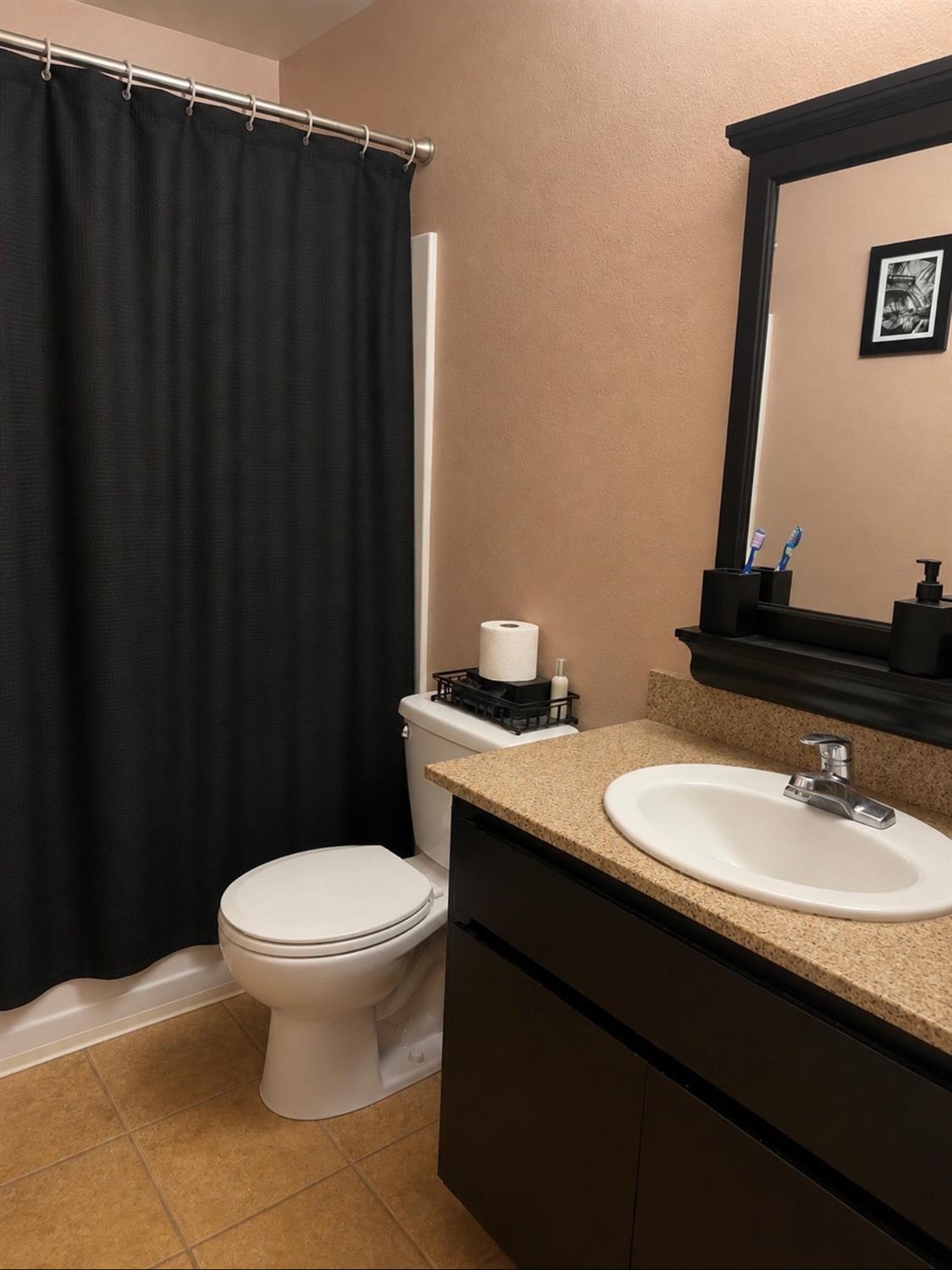 455 Cherry Ln #I, Manteca, CA 95337