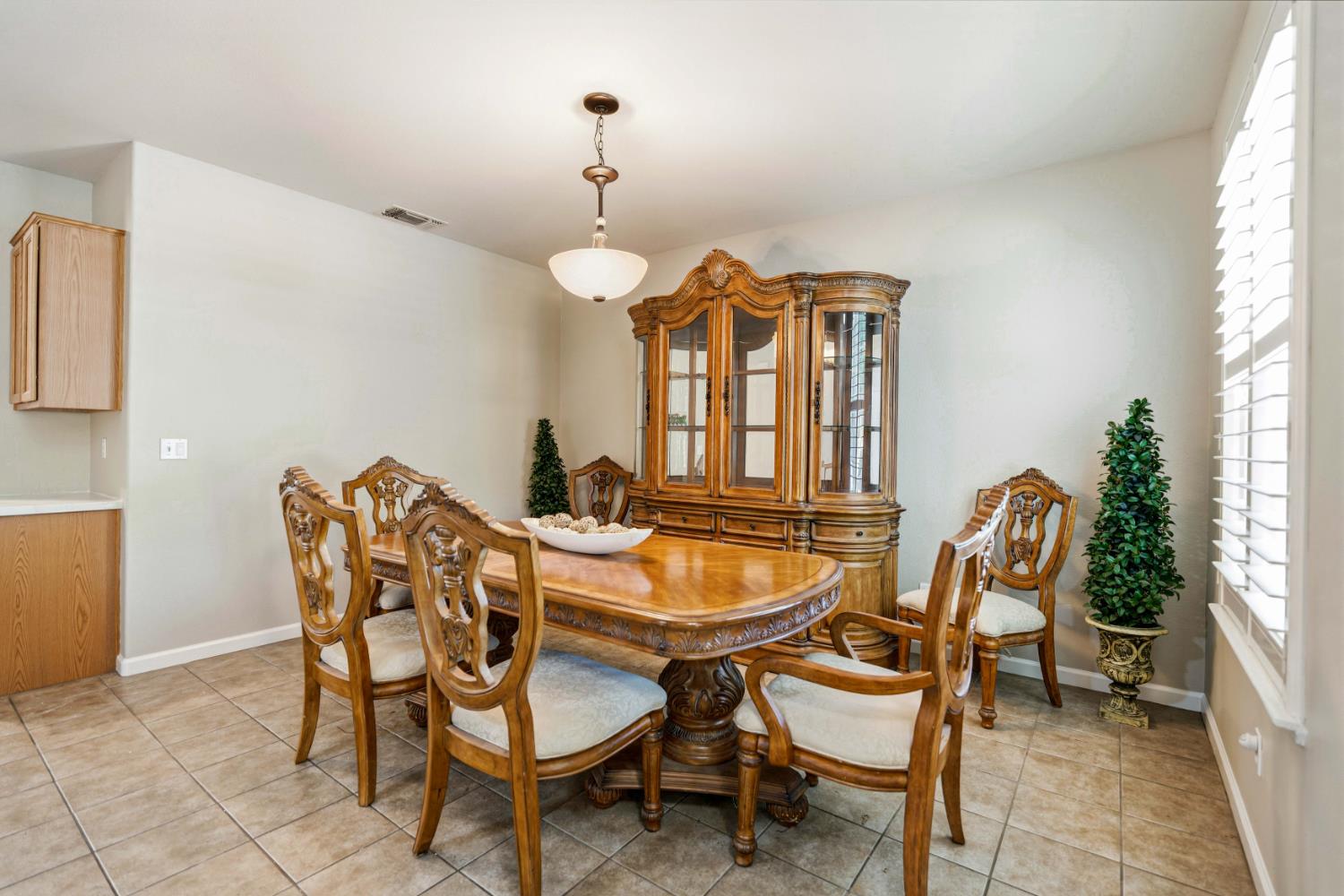 207 Marina Ln, Waterford, CA 95386