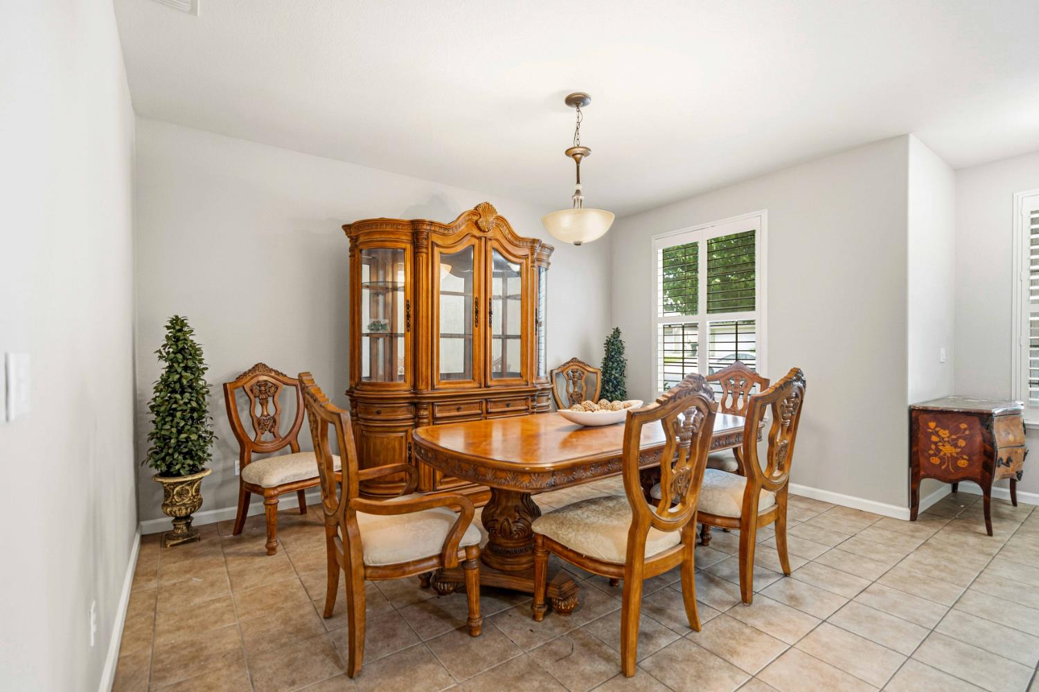 207 Marina Ln, Waterford, CA 95386