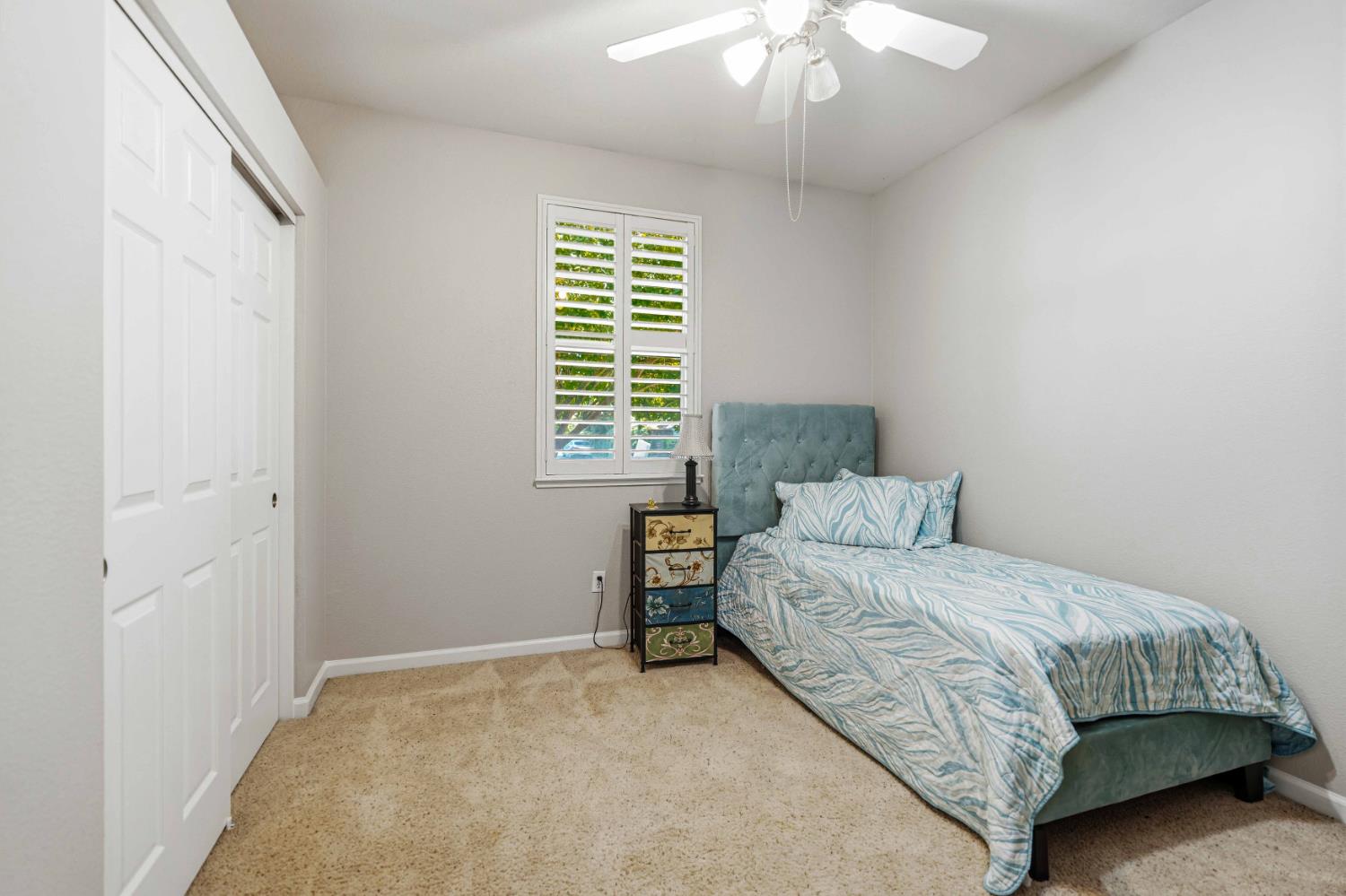 207 Marina Ln, Waterford, CA 95386