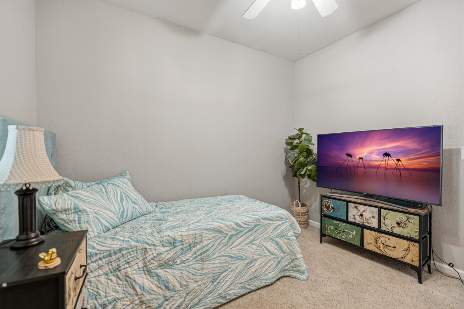 207 Marina Ln, Waterford, CA 95386