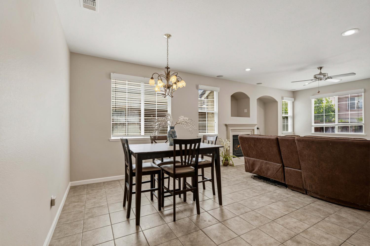 207 Marina Ln, Waterford, CA 95386