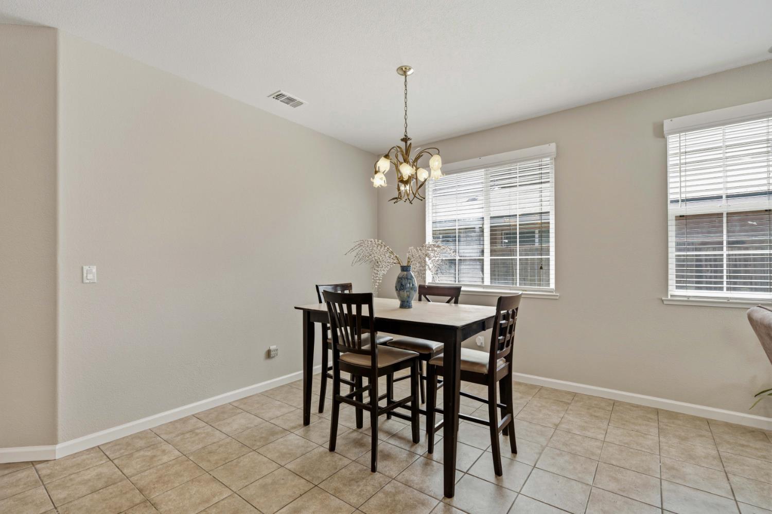 207 Marina Ln, Waterford, CA 95386