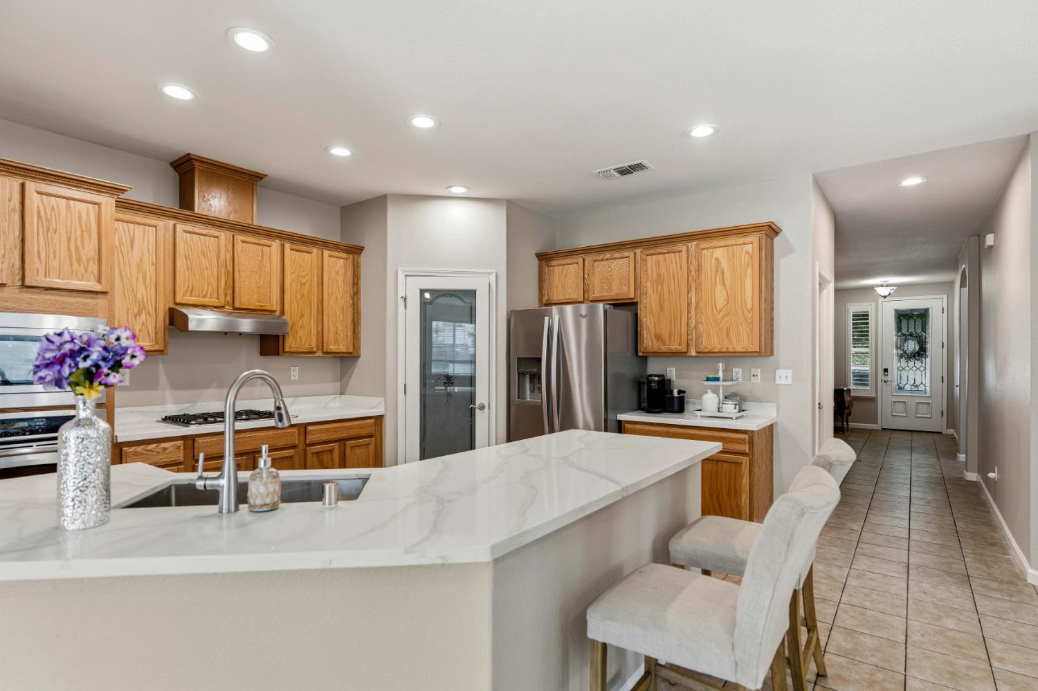 207 Marina Ln, Waterford, CA 95386