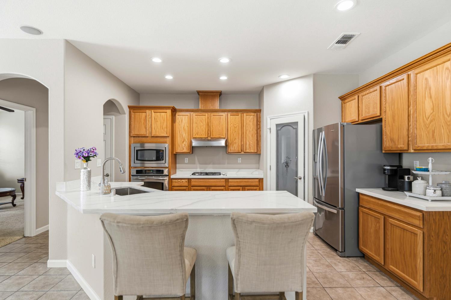 207 Marina Ln, Waterford, CA 95386