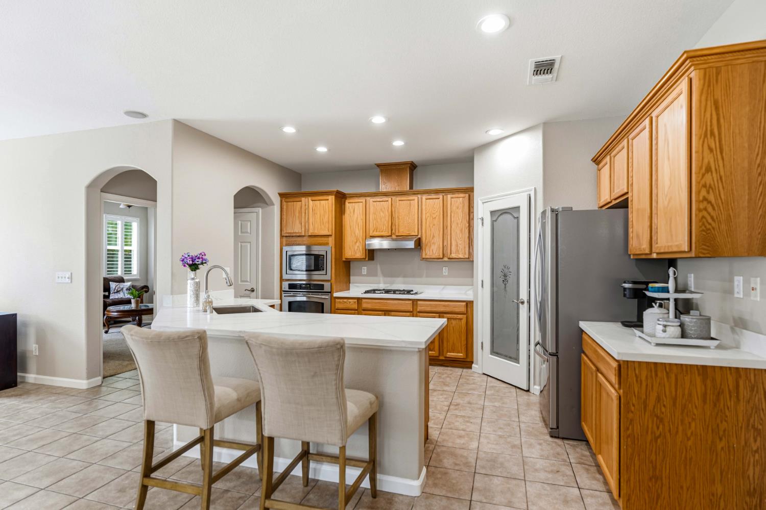 207 Marina Ln, Waterford, CA 95386