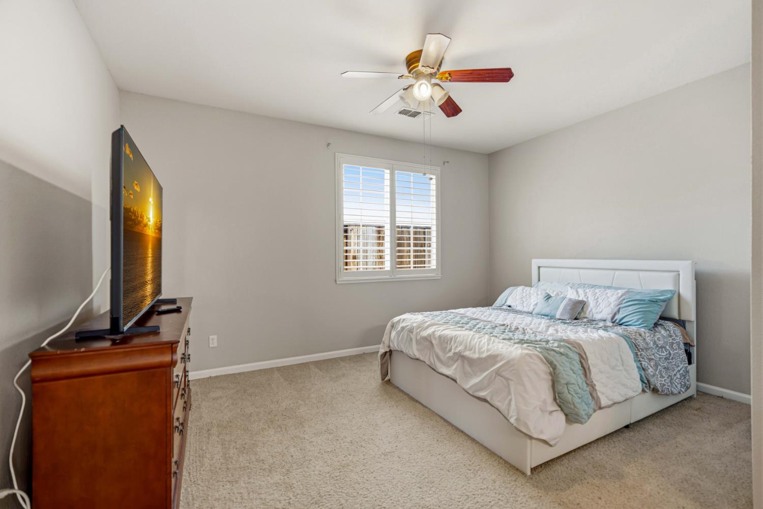 207 Marina Ln, Waterford, CA 95386