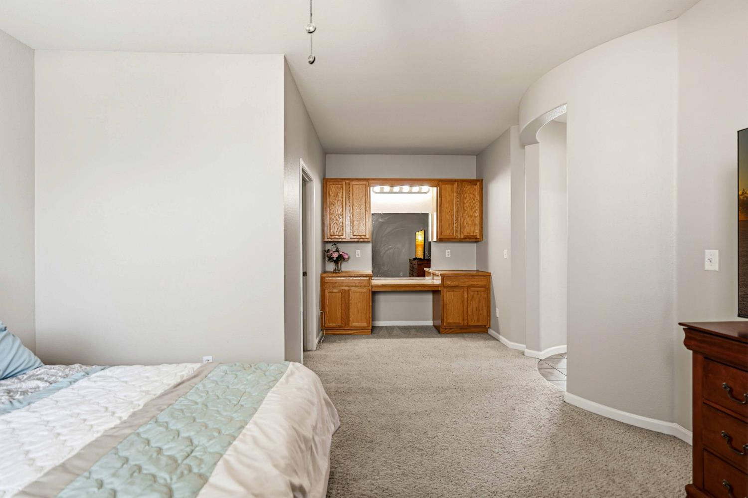 207 Marina Ln, Waterford, CA 95386