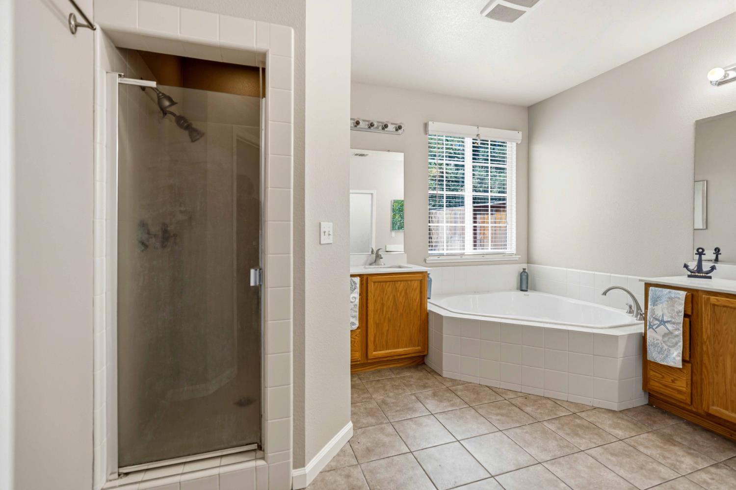 207 Marina Ln, Waterford, CA 95386