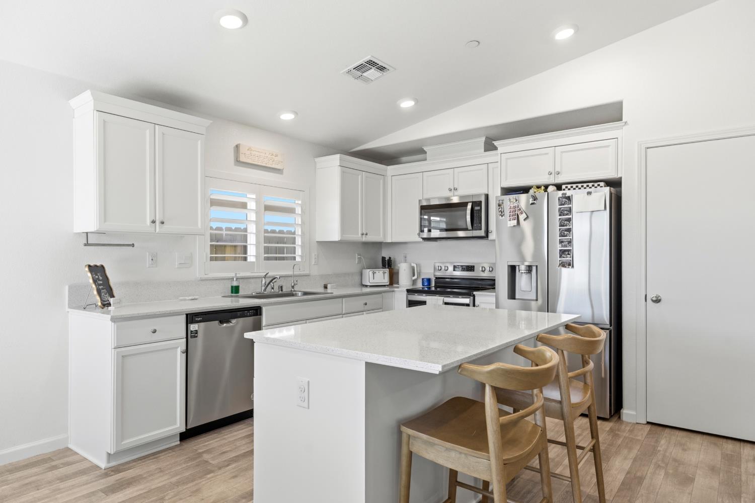 4036 Companion Ln, Riverbank, CA 95367