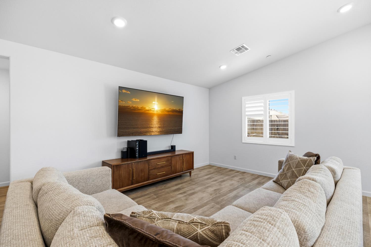 4036 Companion Ln, Riverbank, CA 95367