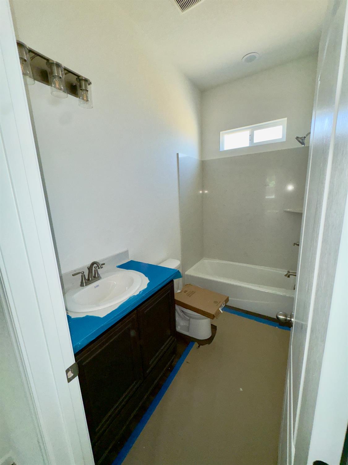 1528 Catherine Way, Escalon, CA 95320