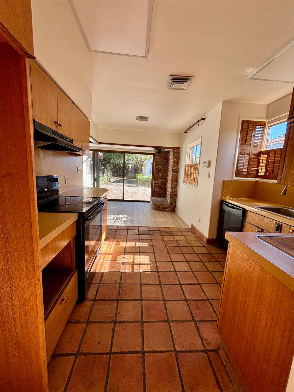 508 Adams Ave, Los Banos, CA 93635