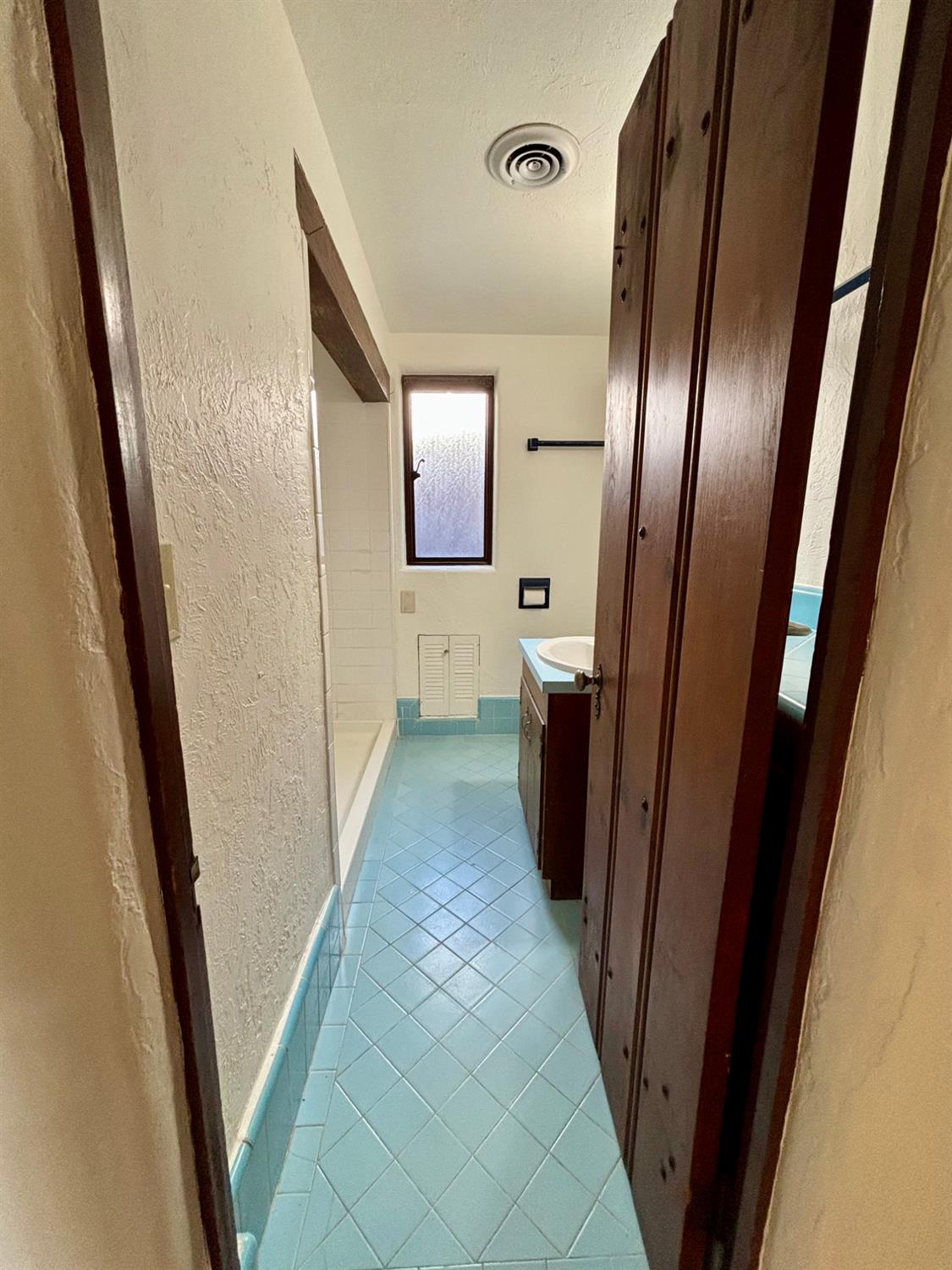 508 Adams Ave, Los Banos, CA 93635