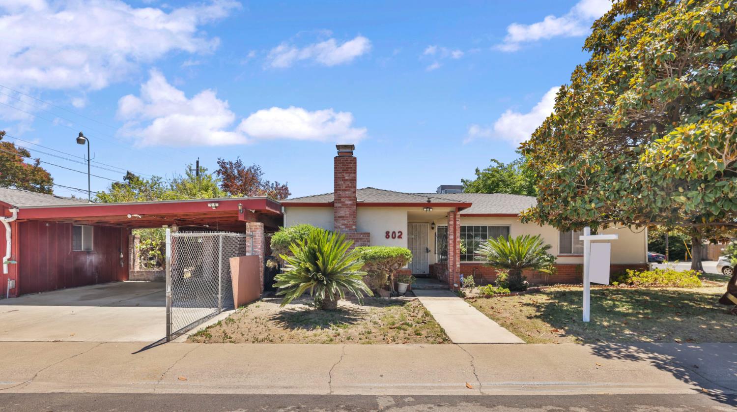 802 Pine St, Manteca, CA 95336