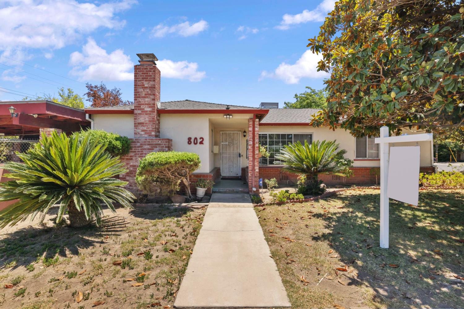 802 Pine St, Manteca, CA 95336