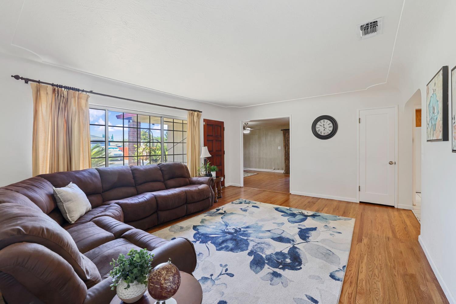 802 Pine St, Manteca, CA 95336